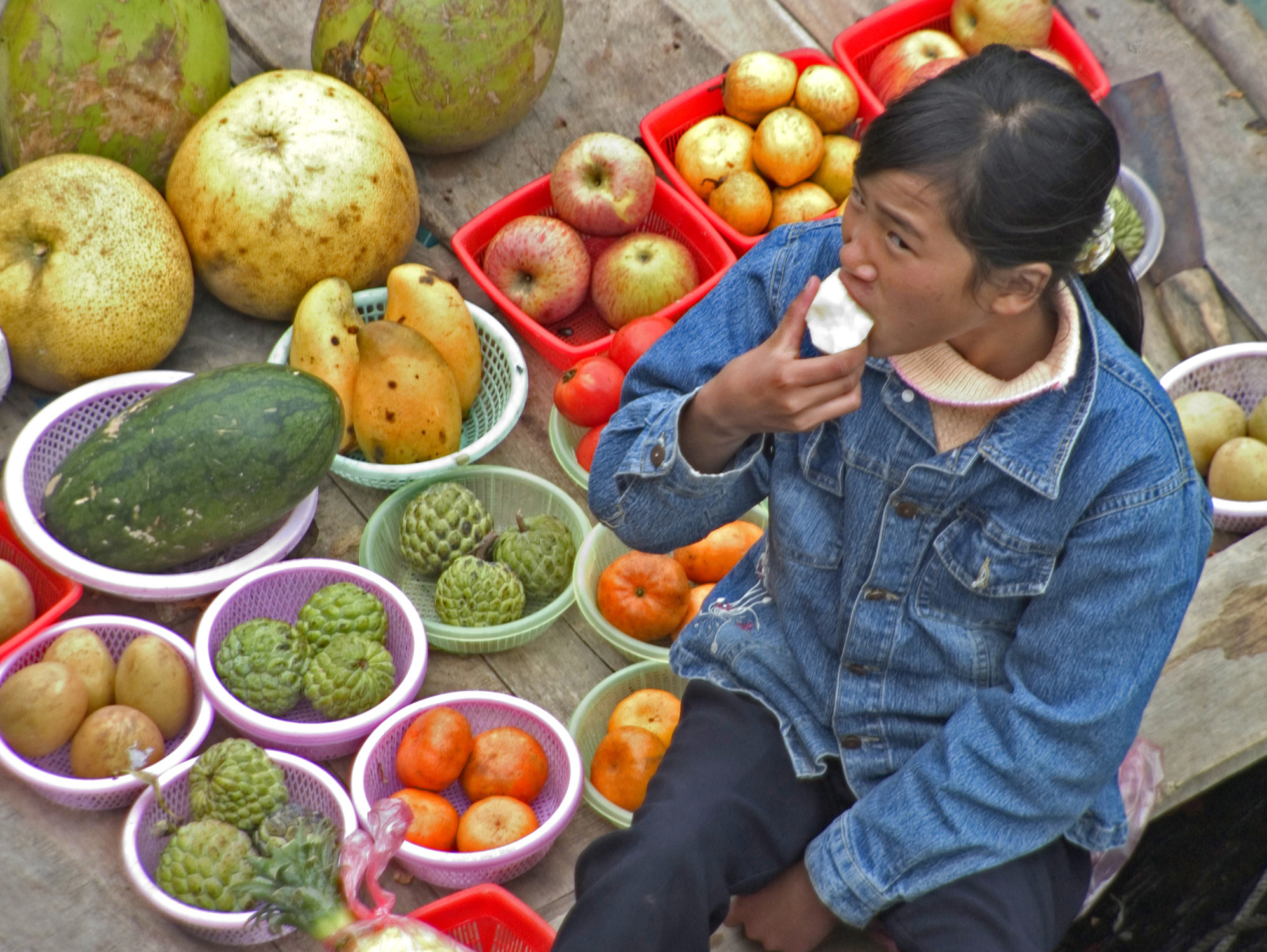 Vietnam boat fruit seller